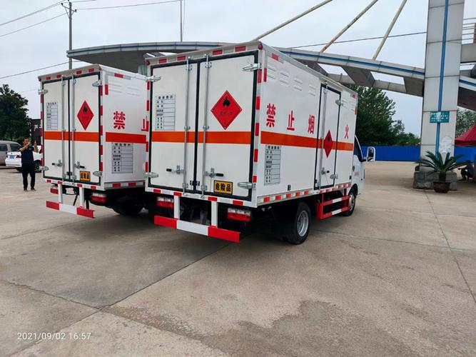 道路危险品易燃气体用什么车运输